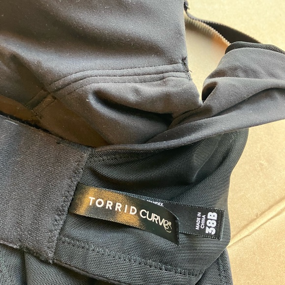 Torrid Curve wire free bra 38B - Picture 2 of 2